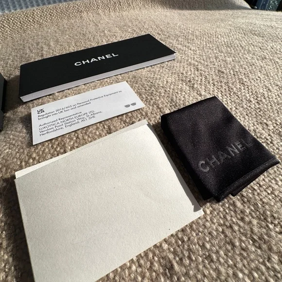 NEW Authentic CHANEL Black Quilted Sunglasses Case Set - Picture 4 of 6